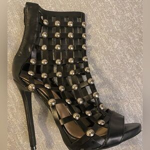 Lola Shoetique Black Studded Heels size 7 1/2 NEW no box